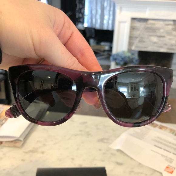 Burberry sunglasses - Picture 8 of 11